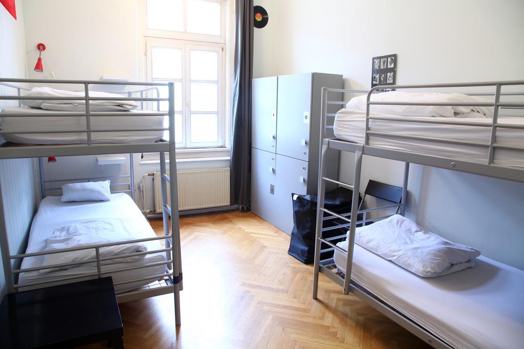 Hostel Zeppelinリュブリャナ 部屋 写真